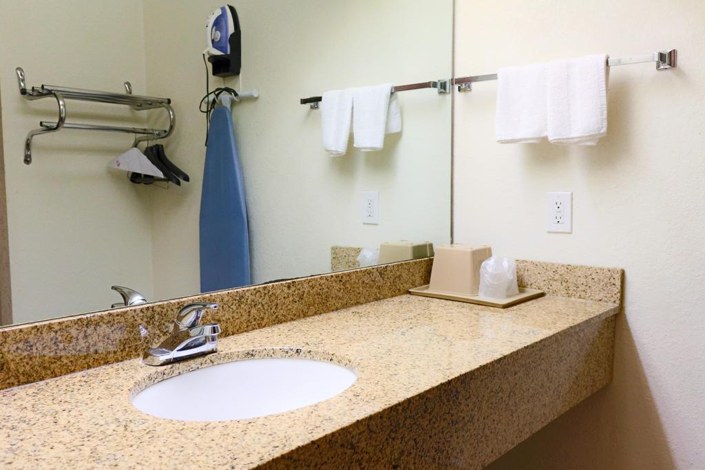 The Symphony Inn & Suites ヒューストン 部屋 写真