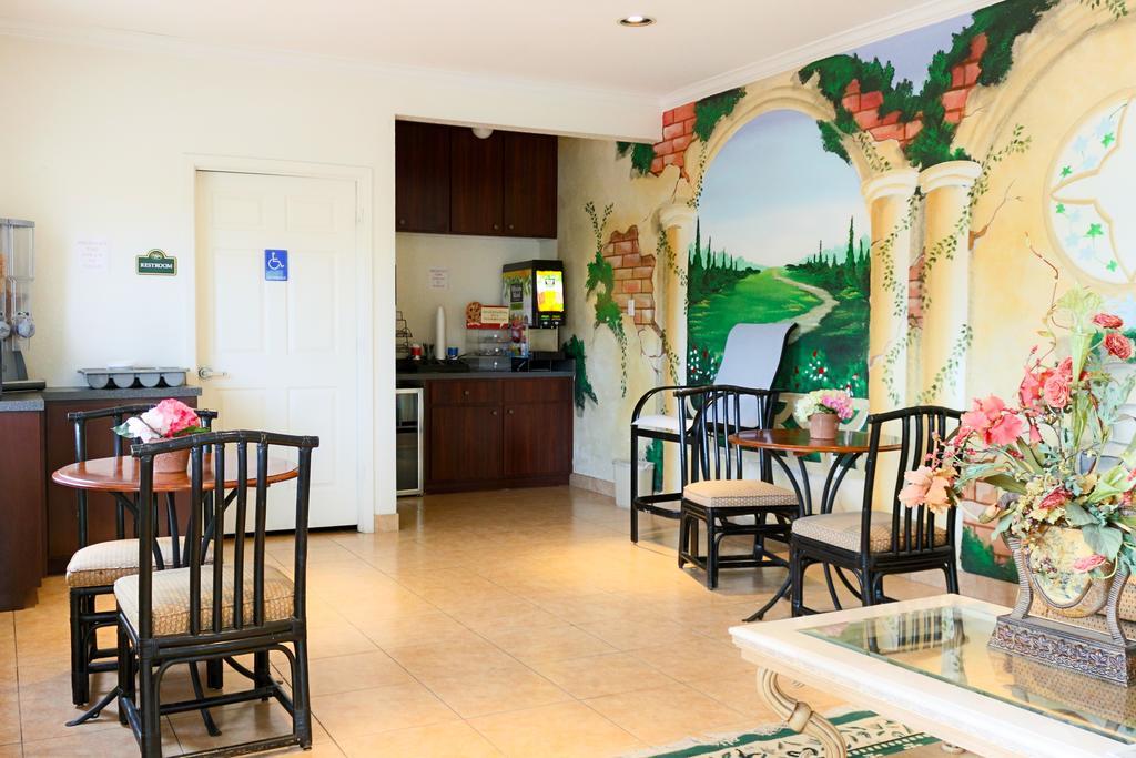 The Symphony Inn & Suites ヒューストン エクステリア 写真